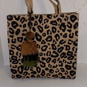 AMERICA & BEYOND TAN AND BLACK LEOPARD PRINT JUTE/CANVAS TOTE WITH TASSEL